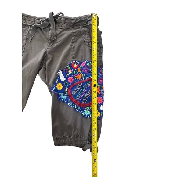Upcycled Embroidered Patchwork Cargo Shorts BOHO Art Deco Gaudy Chic Women SZ 11 - Picture 15 of 15